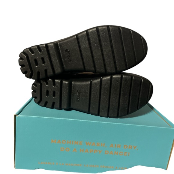 Bzees Bliss Bootie - Picture 7 of 8